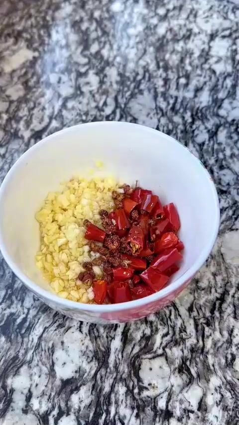 过年大鱼大肉吃多了，你就做这个凉拌藕片，清脆爽口太好吃了