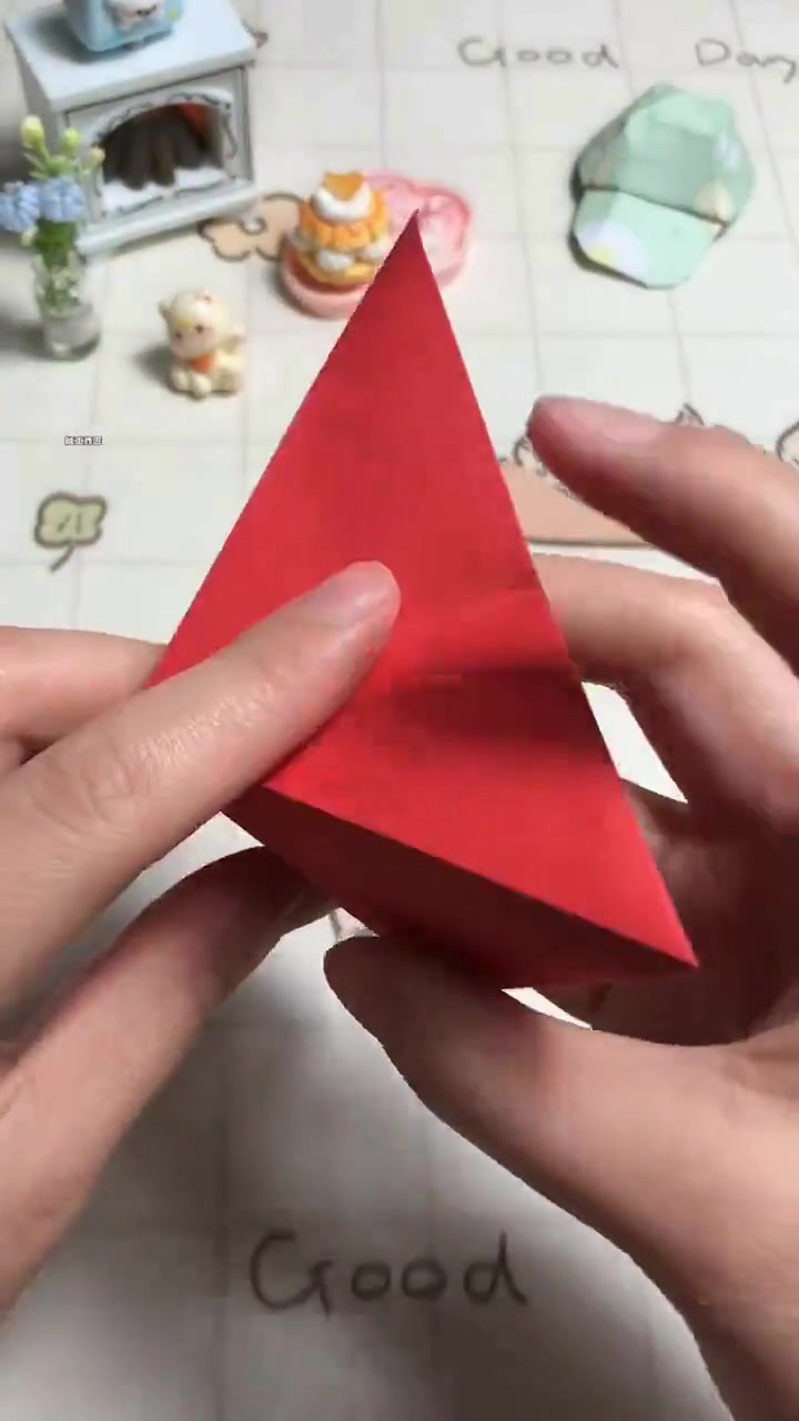 简单折纸鸭舌帽教程,一看就会