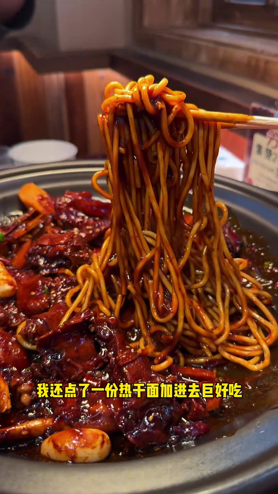 南宁藏在菜市场的小巷美食,回味黑鸭煲!