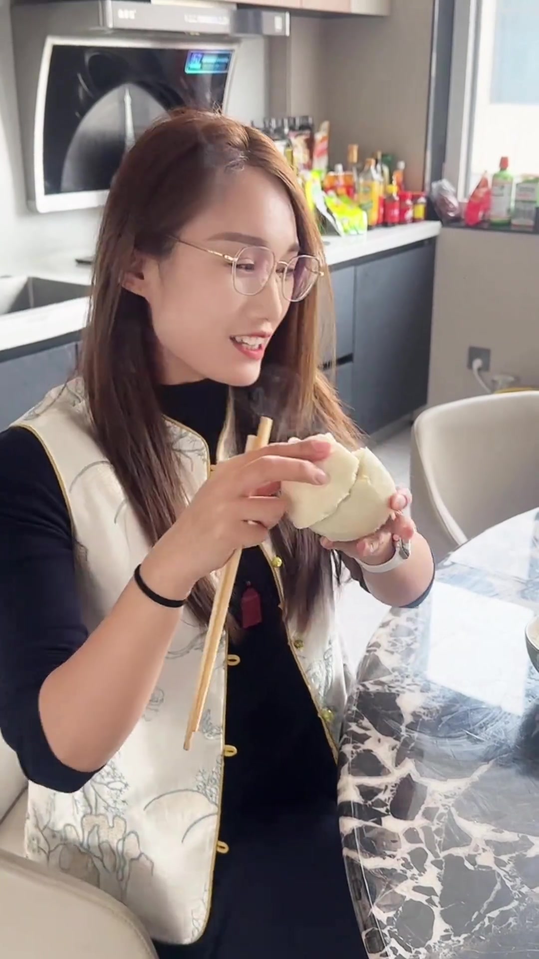 荥阳姐姐懂人心，送来的馒头真好吃