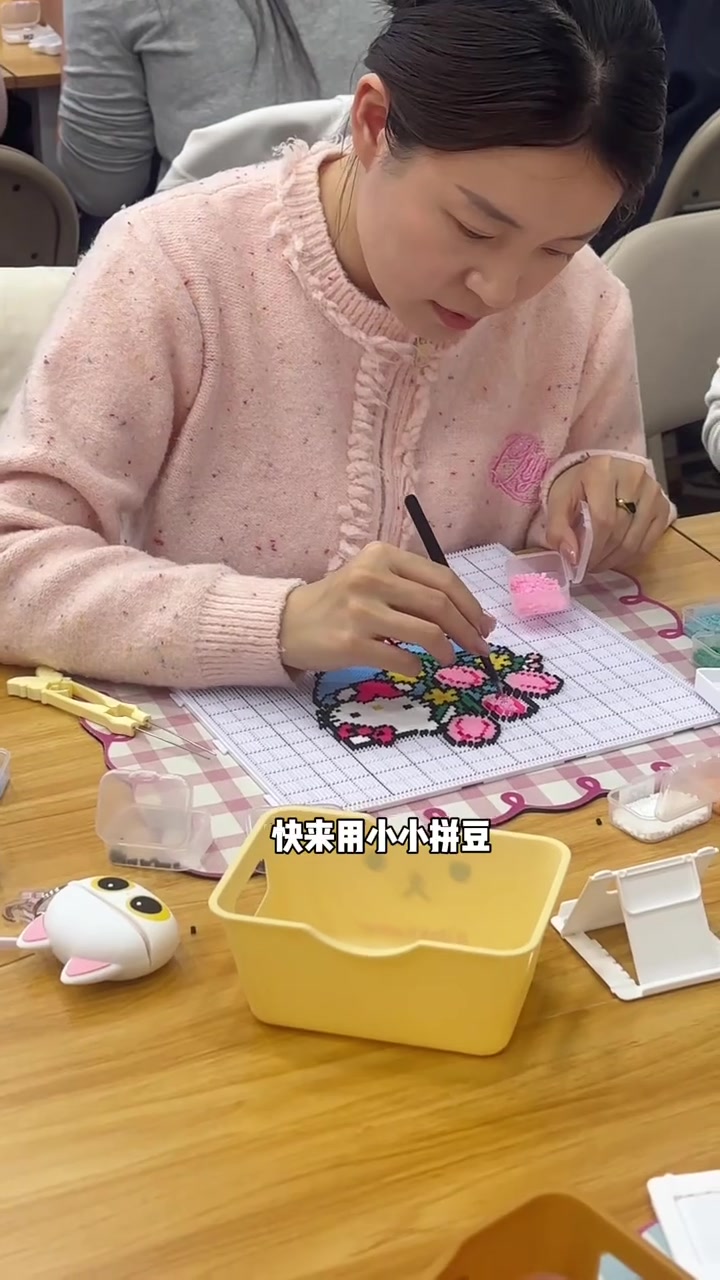 石家庄十字绣美食之旅,拼豆花束与图案的创意周末