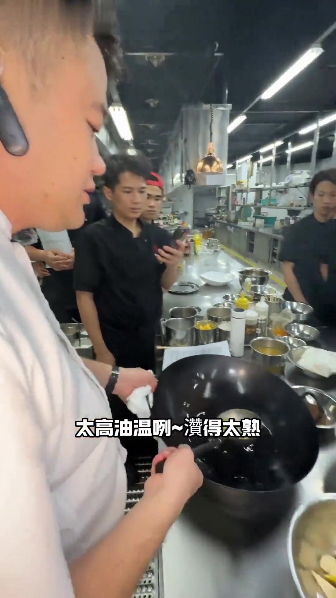 鲜香烧椒翡翠炝拌春笋，美味不容错过