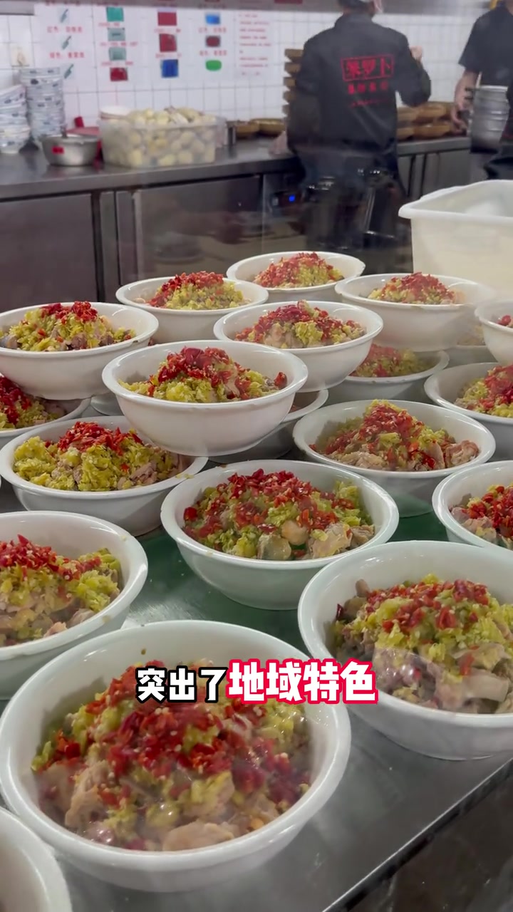 笨萝卜浏阳菜馆:长沙排队王,靠差异化与性价比取胜!