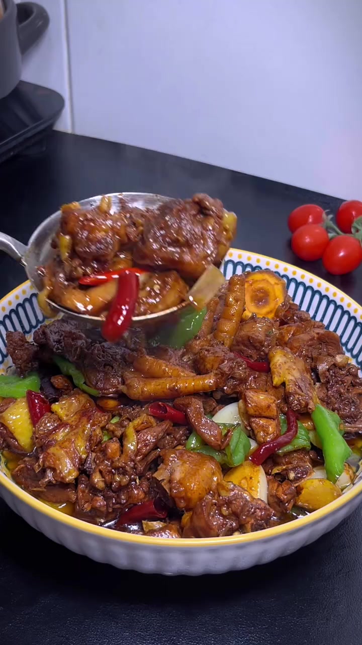 家人们信我的一定要去做这个炒鸡 鲜香又入味 真的是巨巨巨巨好吃 #临沂炒鸡 #地方特色美食