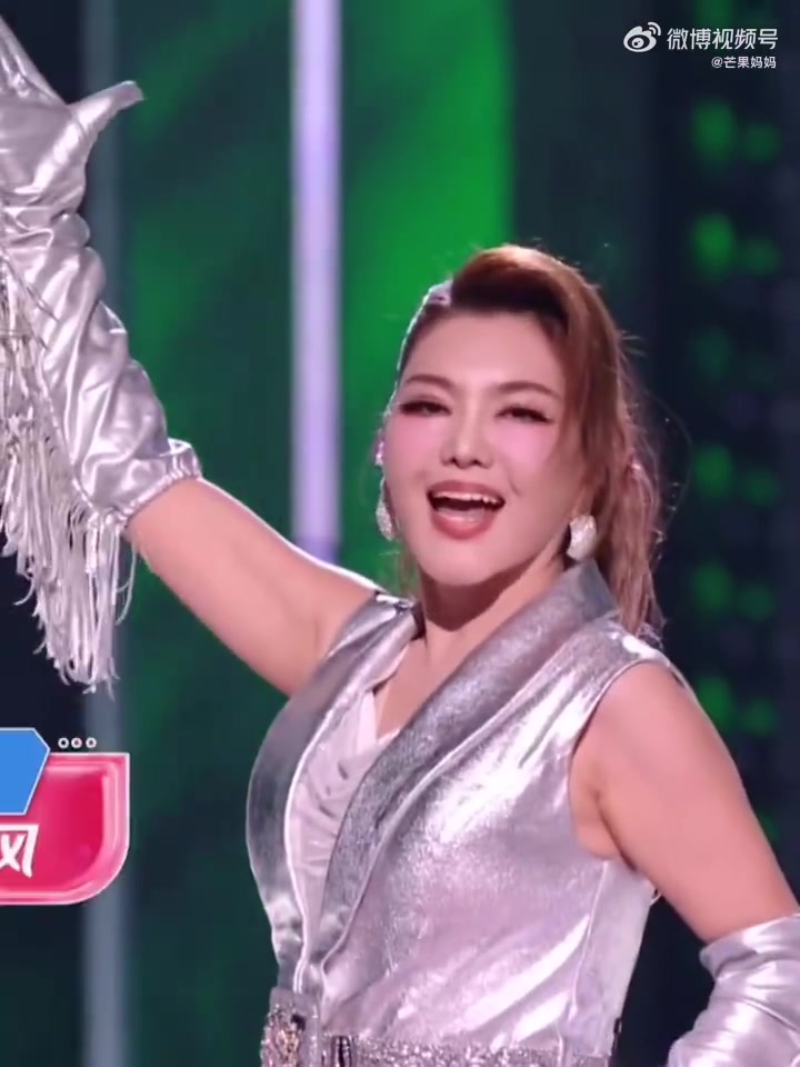 血气方刚的乌兰图雅，这是所有长辈想象中子女的微信头像吧
