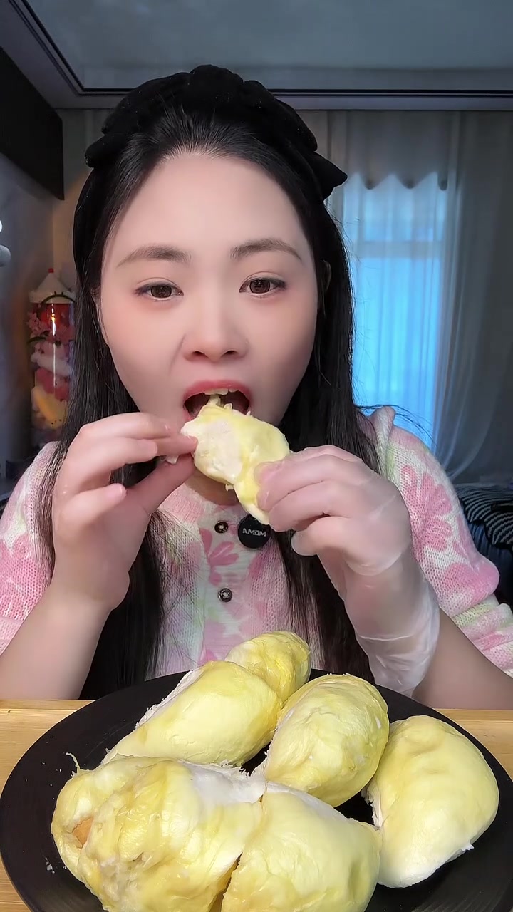 小品种榴莲糯米鸡,味道比较淡,口感还行 #榴莲控的世界 #榴莲爱好者 #鲜果榴莲