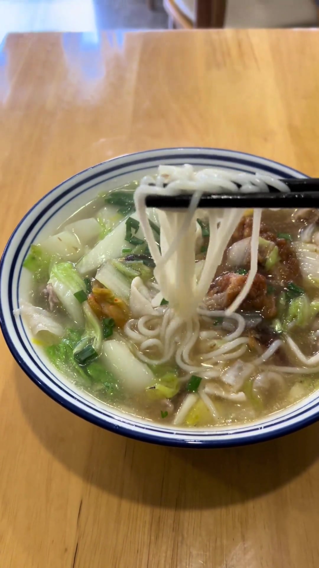 晓虹鱼丸店,敲鱼排骨粉干,温州特色美食探店
