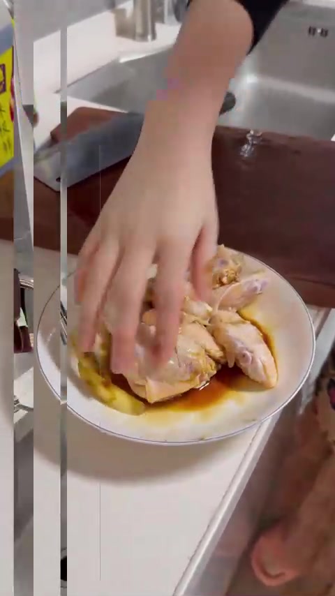 丹丹给老爸做爱吃的可乐鸡翅