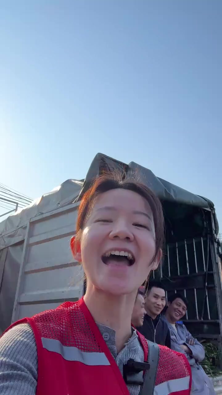 凌晨四点起床,五点探访广州货运市场,暖心早餐温暖人心