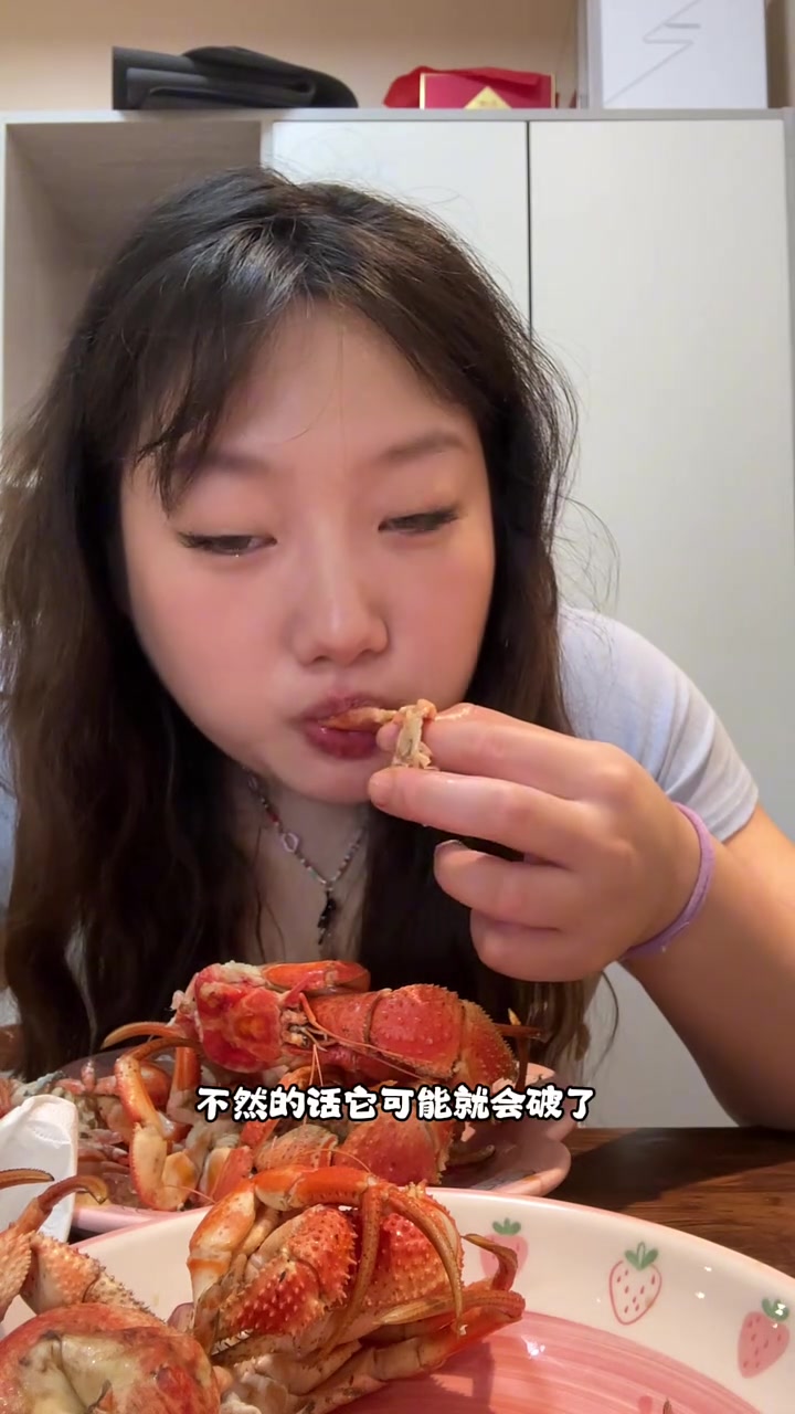终于如愿以偿，品尝到美味的虾怪啦！