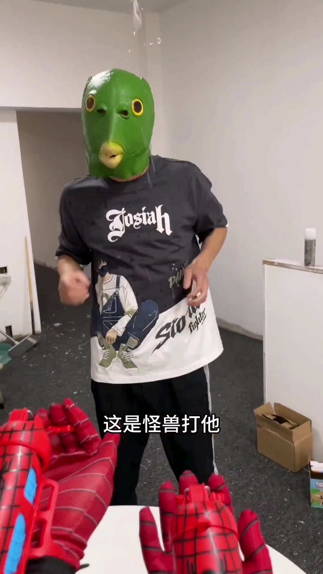 蜘蛛侠大战鱼头怪，全程搞笑整蛊