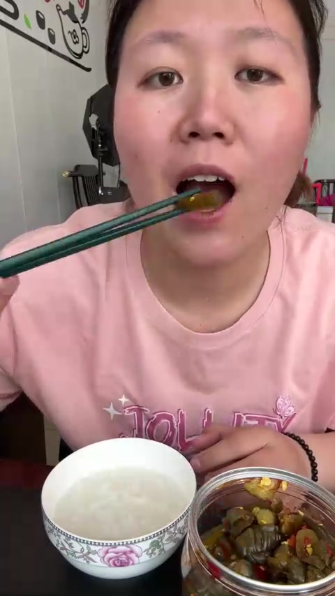 下饭神器，红油酱黄瓜，一顿能炫几碗饭
