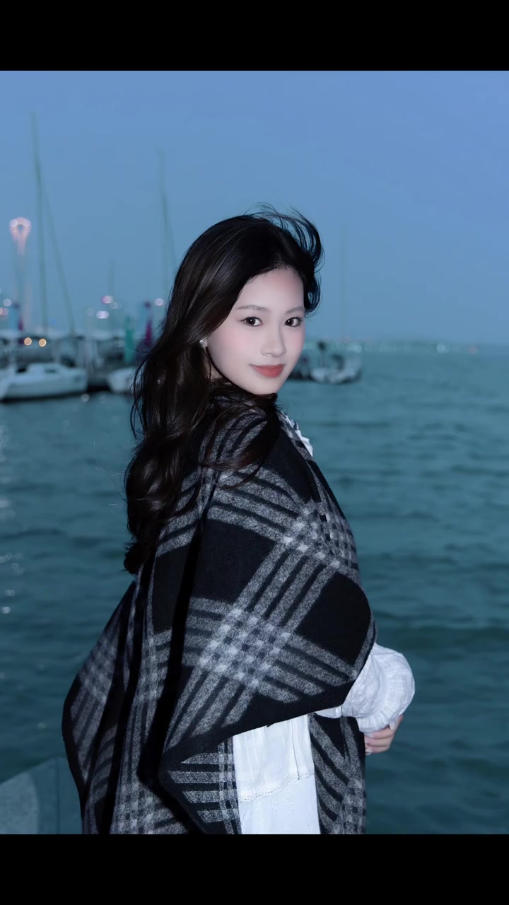 河南21岁小姐姐,苏州金鸡湖街拍,摄影与约拍分享