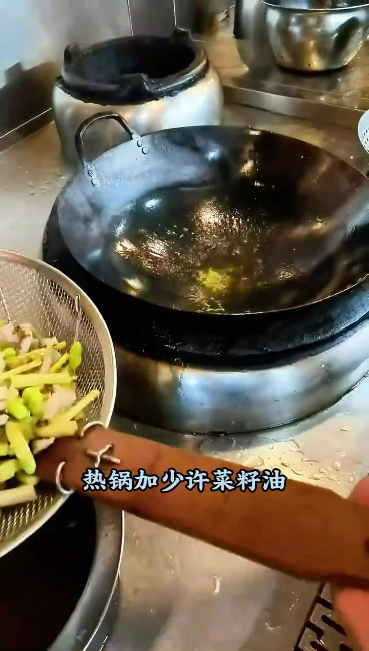 野茭白咸菜毛豆肉丝,传承发扬上海本帮菜