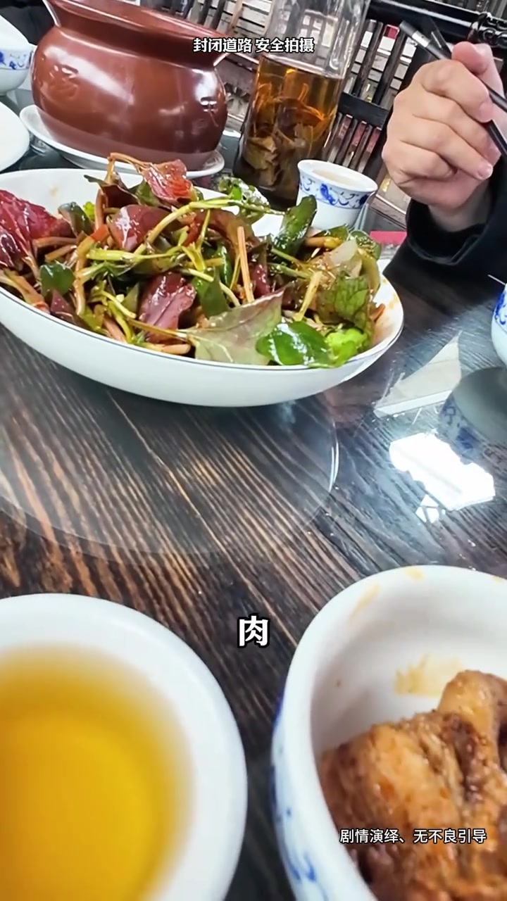 南充朋友品尝广汉特色，连山回锅肉真香！