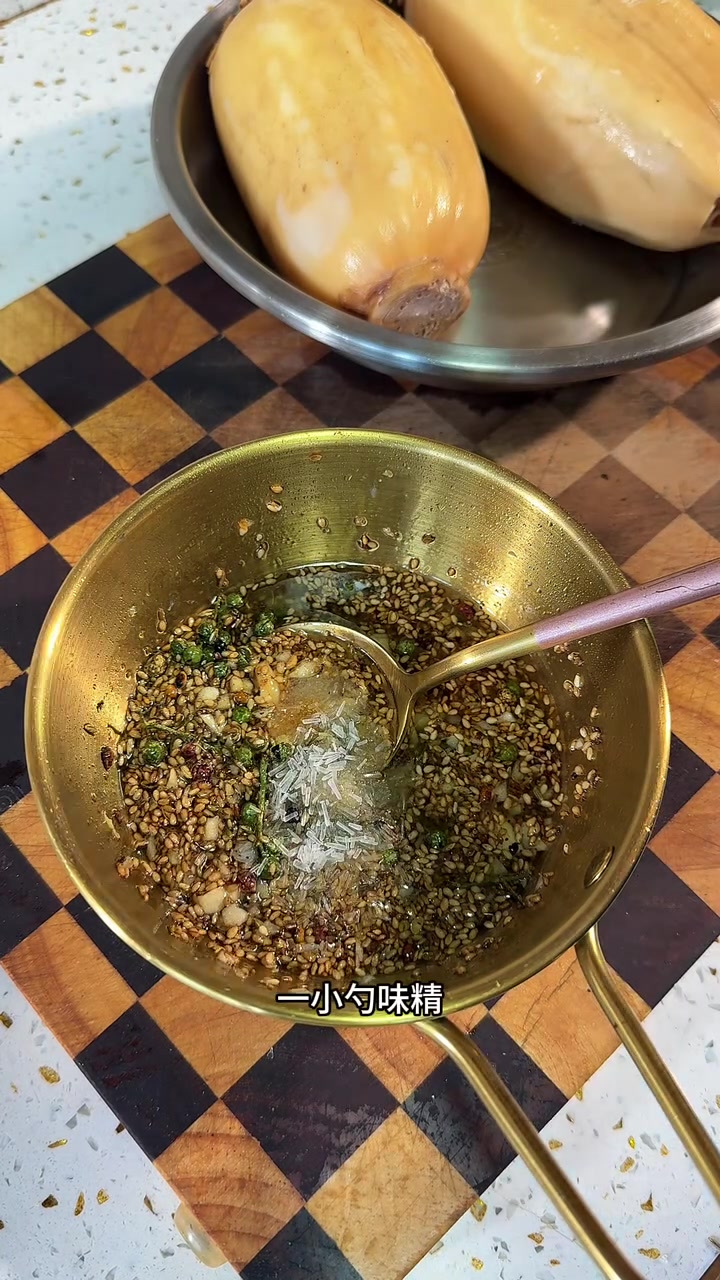 炝拌土豆丝之后，第二个超级爱的凉拌菜！清脆爽口配点粥绝了～#椒麻藕片 #凉拌藕片 #凉拌菜
