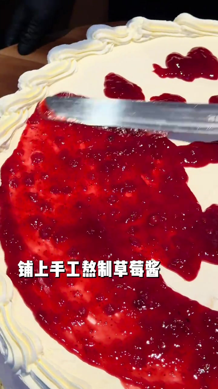 是充满浪漫氛围感的呀!郑州超绝生日蛋糕