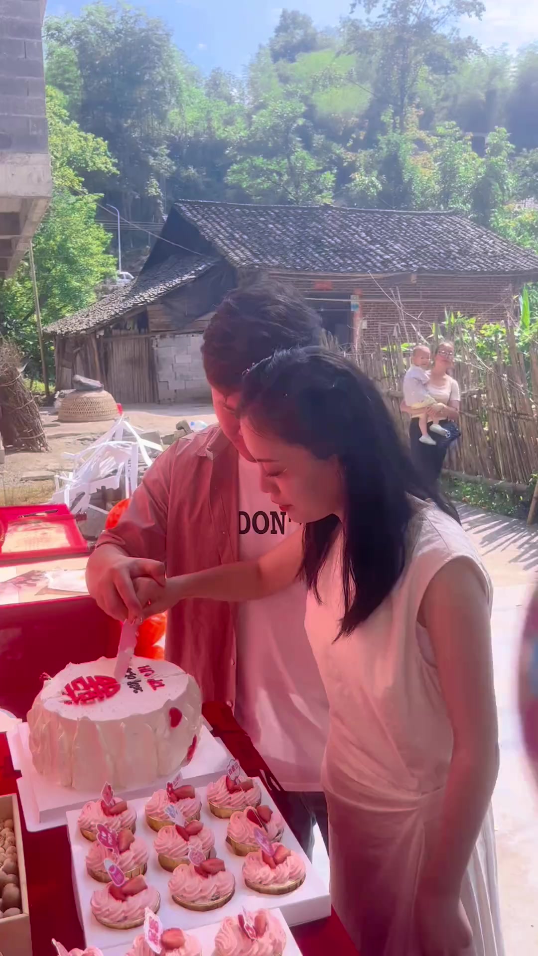 今天有吃到订婚小蛋糕奥