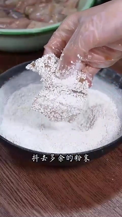 水电鱼新吃法：外皮酥脆蒜香足，鱼肉滑嫩超好吃