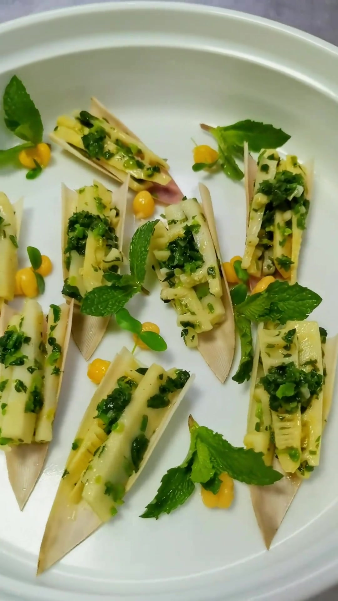 春季美食：椒麻鸡汁鲜春笋