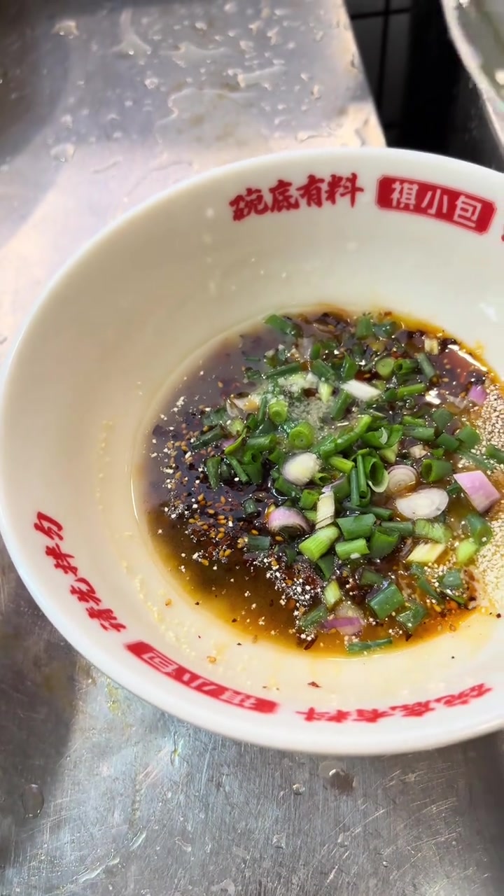 重庆小面,老面包子馒头,地道美食!