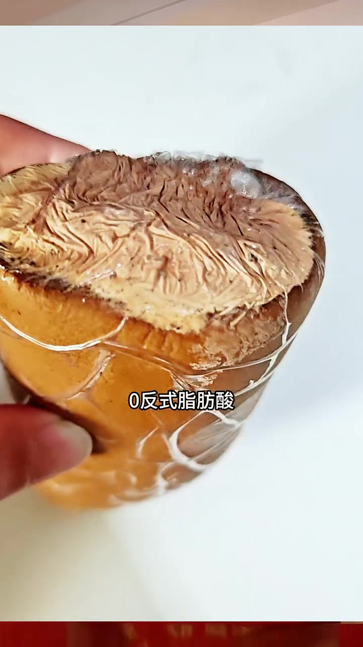 老式蛋糕奶油卷,配料干净奶油超多,软糯香甜 #奶油卷 #蛋糕卷 #零食推荐 #小时候味道