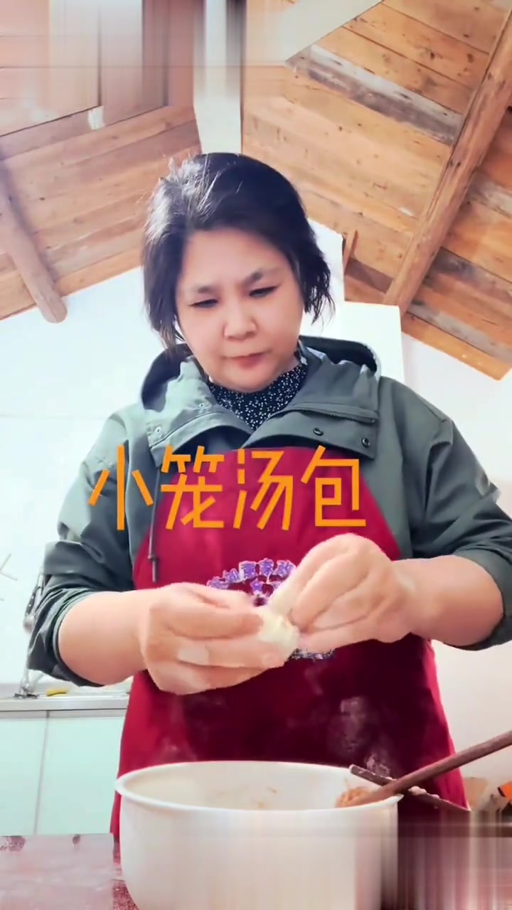 自制鲜肉小笼包，耗时久却吃得快