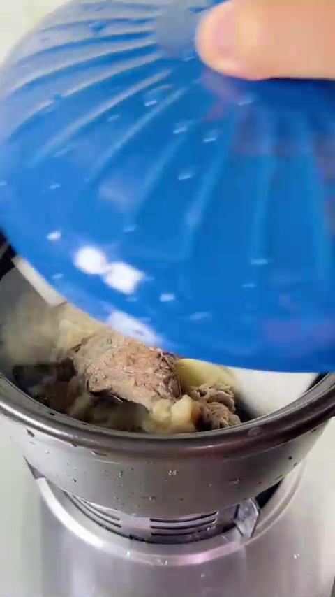 牛腩这样做，有肉有汤，软糯香甜，萝卜汤清甜好喝