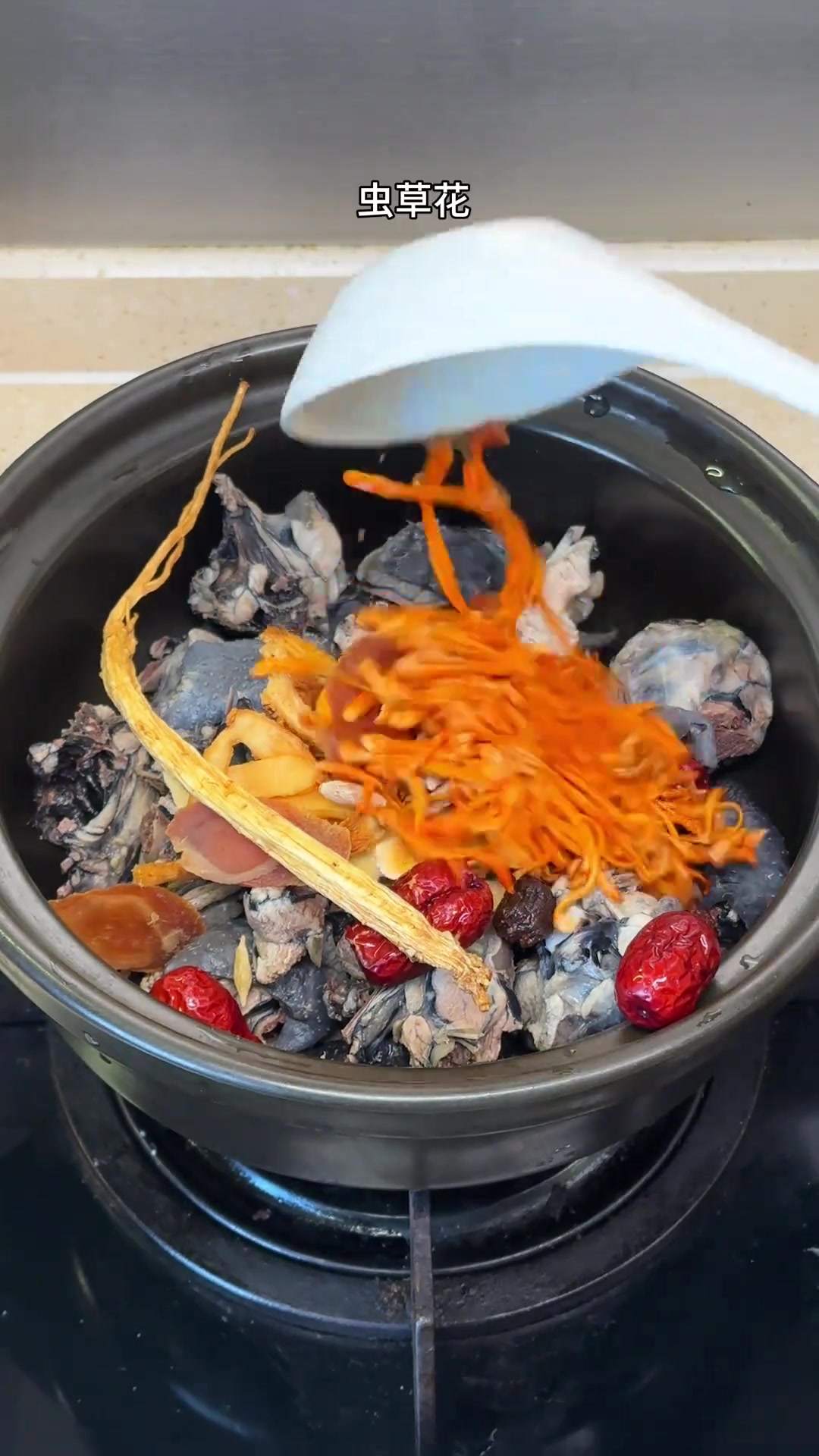 养生健康：乌鸡汤这样做，补气又补血
