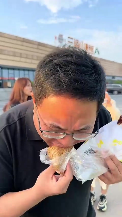 到江西上饶吃鸡腿，吉安吃井冈蜜柚，美味满满回忆！