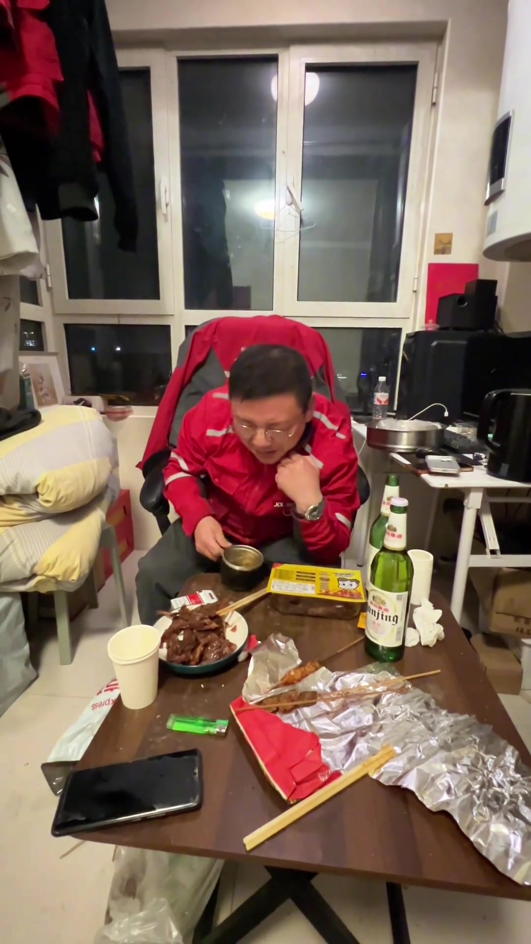 北京烤鸭与武汉小鸭,哪个更美味?