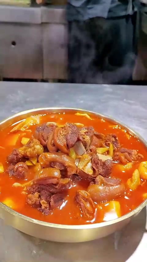 芜湖红烧羊肉锅挑战合肥风干羊肉锅，香吗？