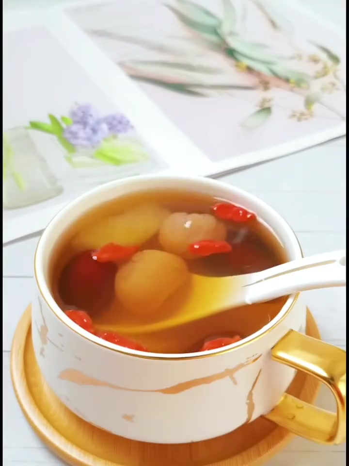 养生健康:教你做红枣桂圆雪梨汤