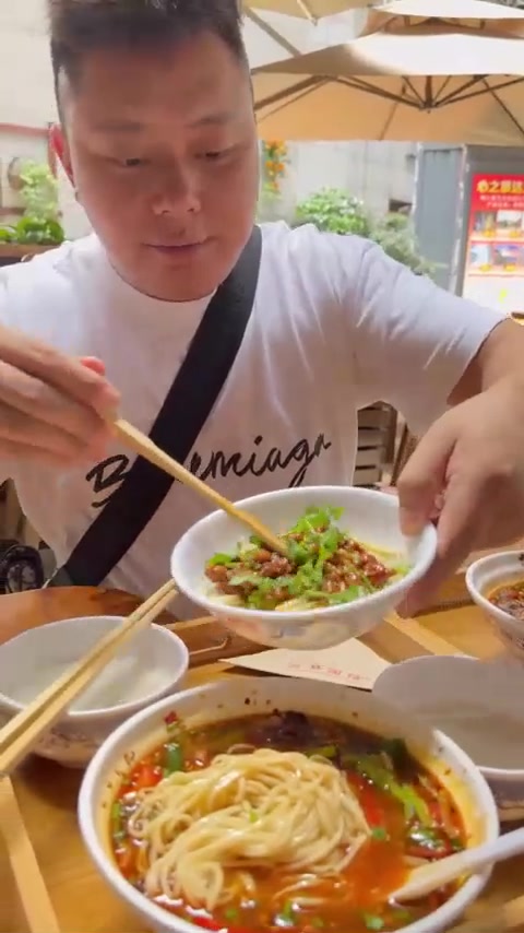 探店万州篇3/3：万州面馆，看起巴适，你们叫啥？