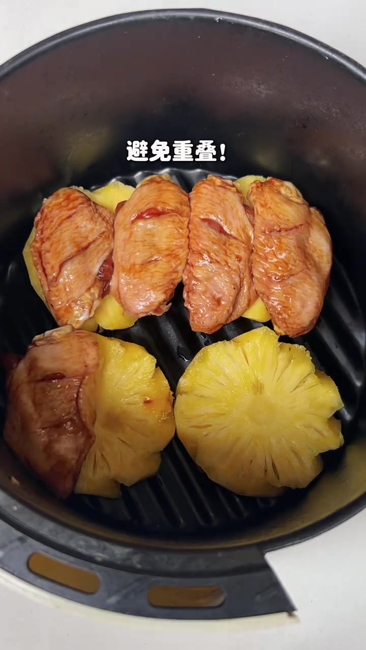 被点名求着做的菠萝蜜汁鸡翅,鸡翅外焦里嫩还带着菠萝的果香!菠萝比肉还香!#菠萝烤鸡翅#鸡翅