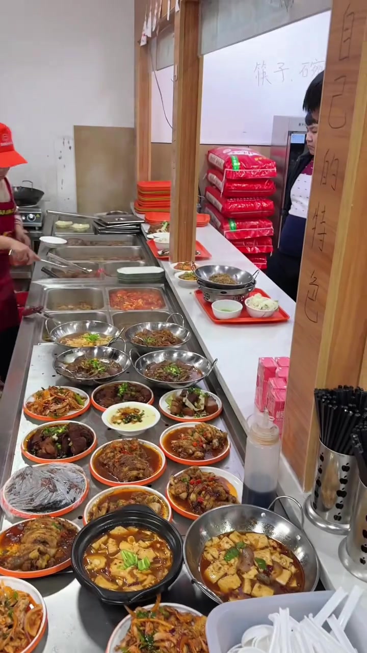 南通老板娘早餐店,新增早中晚三餐,菜饭骨头汤