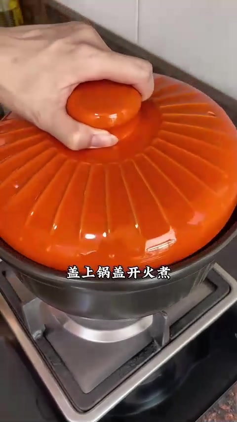 今天来煮皮蛋瘦肉粥,鲜香美味,简单好吃又有营养