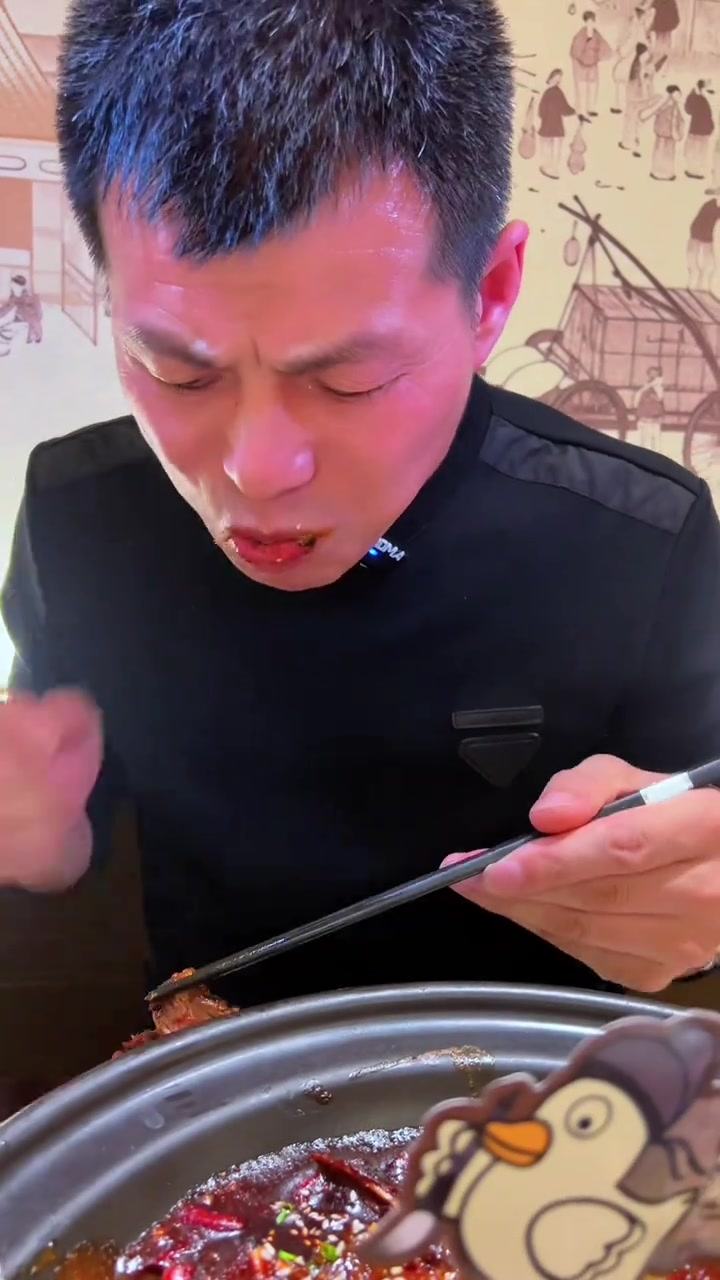 挑战武汉回味黑鸭煲,还想让我挑战啥?说吧!