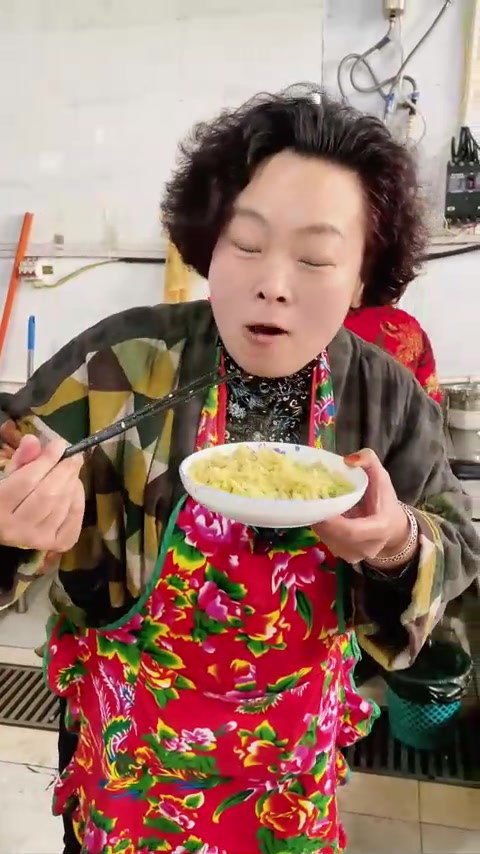 红薯拌面菜农家版，简单美味，有红薯的可尝试