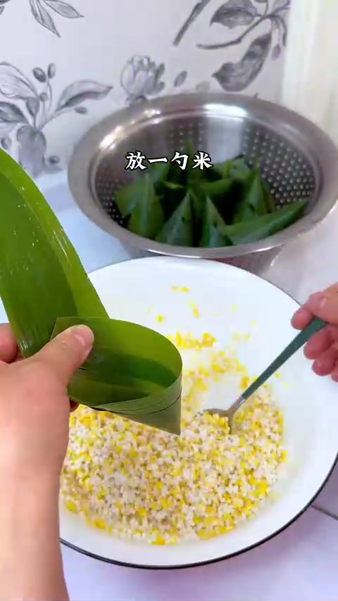 应姐妹们要求，无绳穿针粽子慢动作包法，不会包的多看多练