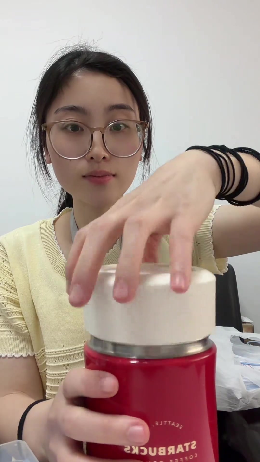 体虚怕冷，三姐送松茸花胶鸡汤补身