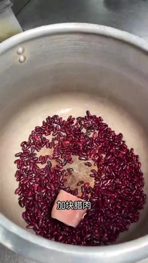 被低估的云南菜:酸菜红豆汤,酸爽开胃超下饭!
