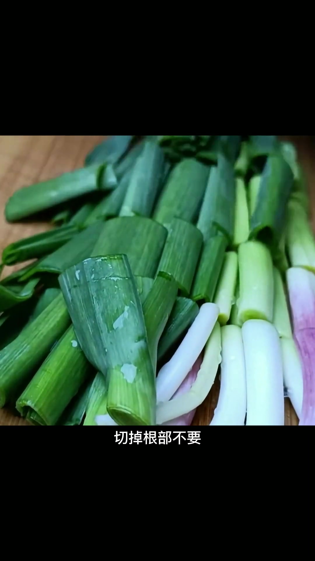 蒜苗炒鸭血家常做法教程