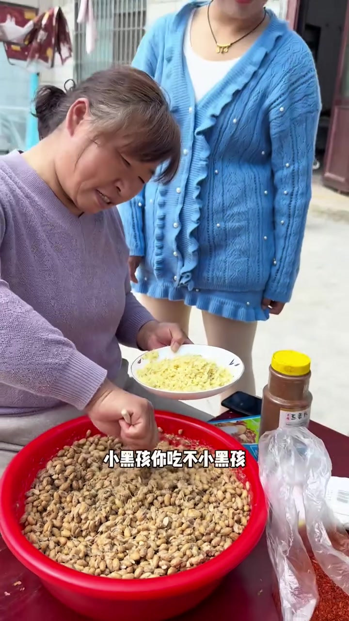 今天菜系都是夏夏爱吃的,千刀肉,小炒肉你们喜欢吃哪个?#记录日常 #日常vlong