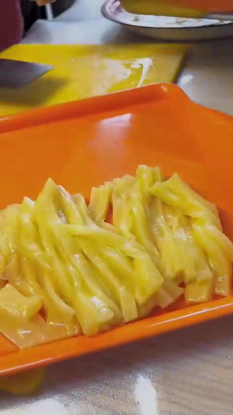 玉米面凉粉你们爱吃吗？粗粮细作不错，夏天来一碗绝了！点赞收藏