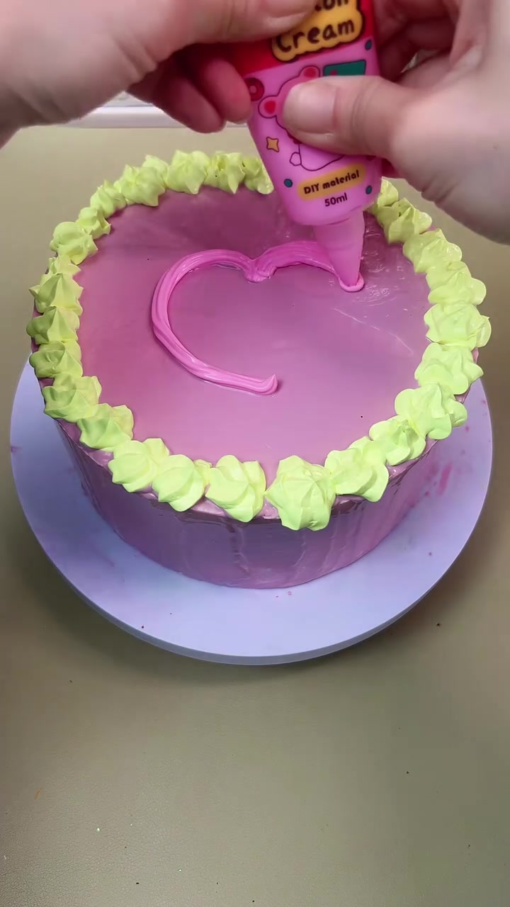 #知识播种计划 蜡笔小新生日蛋糕好看吗?