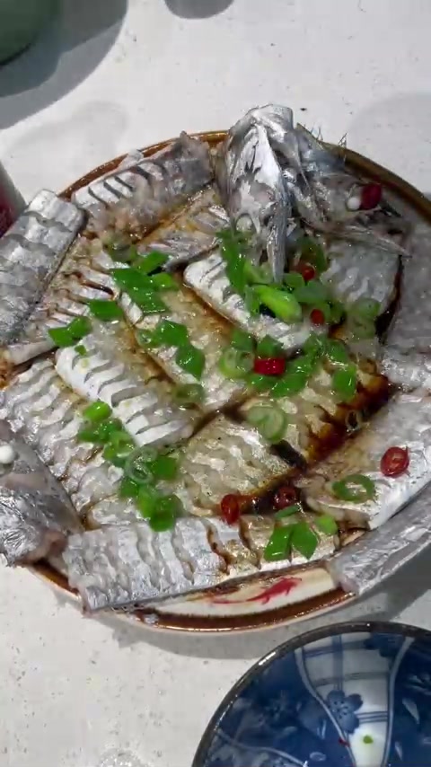 将清蒸进行到底，又鲜又嫩的清蒸刀鱼