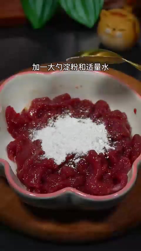 怎么给宝宝吃牛肉，试着这样做的山药牛肉汤，软嫩鲜香