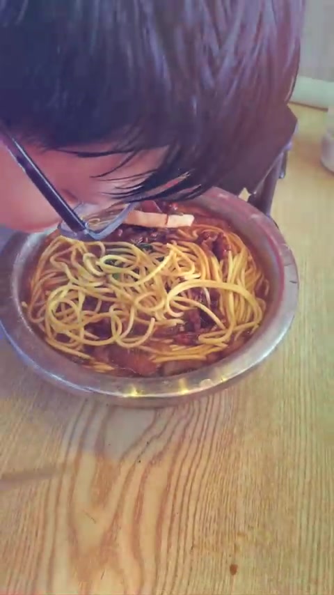 家庭版青椒肉丝汤面,好吃到没空说话!