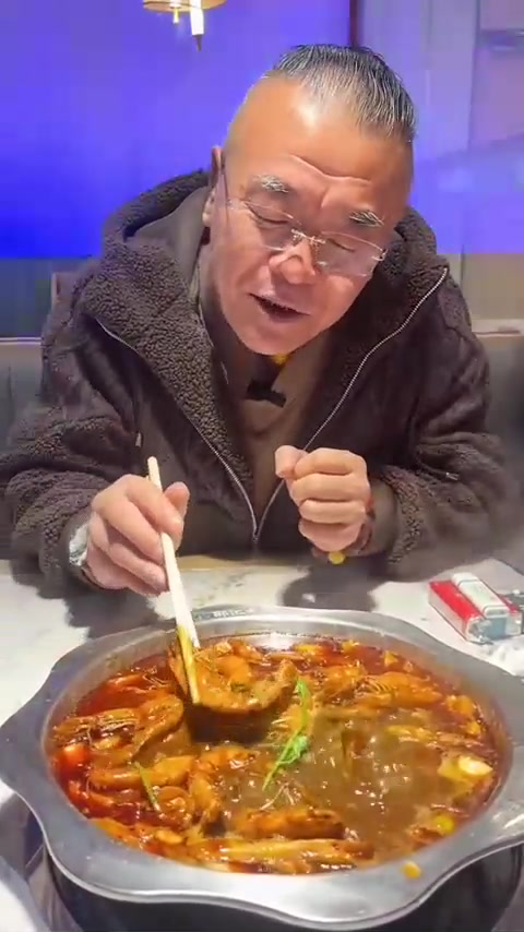 吃个邵汇大虾火锅